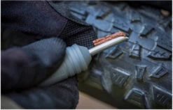 Blackburn Plugger Tubeless Tire Repair Kit 12 Blackburn Plugger Tubeless Tire Repair Kit -Shimano Verkäufe 207495