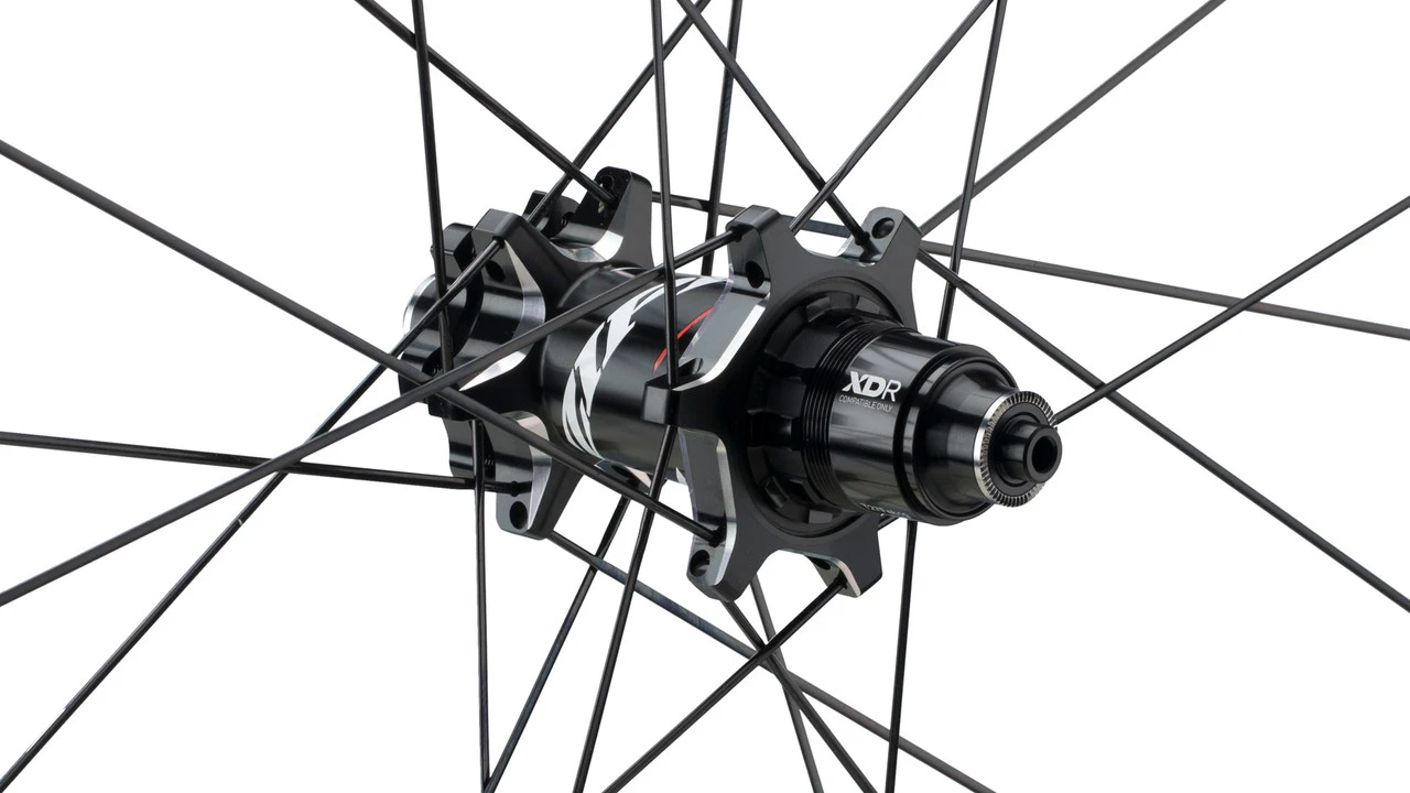 ZIPP 303 Firecrest® Carbon Clincher Tubeless Disc 6-Loch Laufrad 2 ZIPP 303 Firecrest® Carbon Clincher Tubeless Disc 6-Loch Laufrad – Bild 2